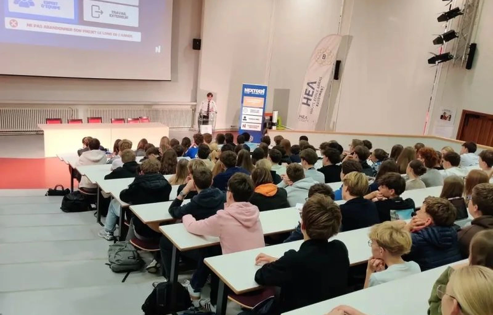 Wide view of the audience during the NextGen Session découverte