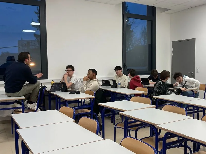 Students working in small project groups